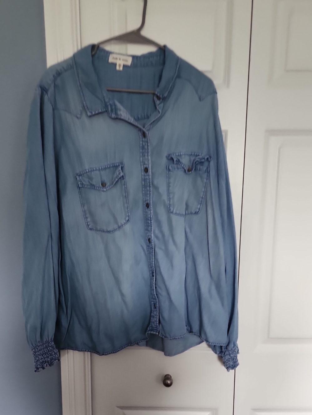 Cloth & Stone Light Blue Button-Down Chambray Shirt